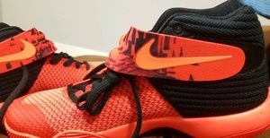 Kyrie 2 Inferno size 11